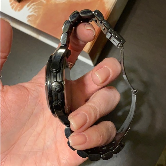 Black Michael Kors watch - Picture 2 of 6